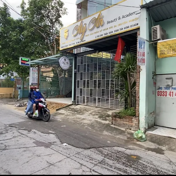 Nhà mặt tiền hẻm 793 Trần Xuân Soạn 5m x 23m