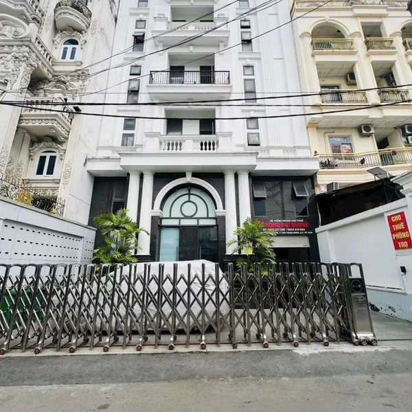 Tòa nhà căn hộ dịch vụ 180/9A Bùi Văn Ba, P. Tân Thuận, Quận 7