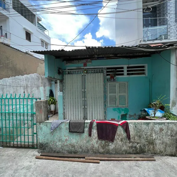 Kèo thơm ! Nhà mt hẻm đg số tân quy 5m x 12m. Nở hậu 5,2m.