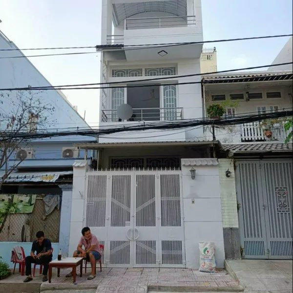 Nhà 3 tầng đường 39 Tân Quy 4.05m x 18m