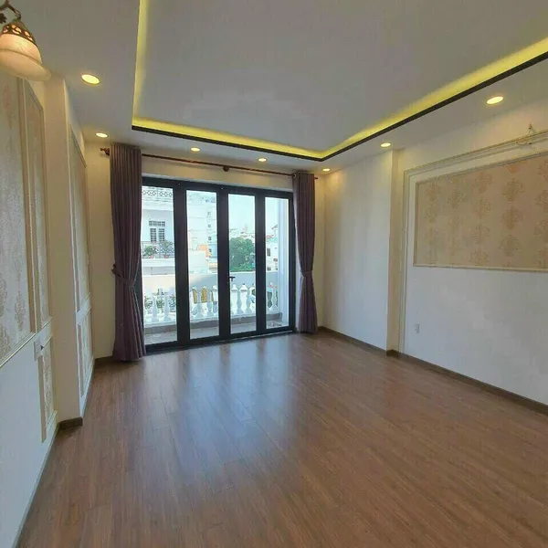 Nhà 4 tầng mặt tiền đường 43 Tân Quy, 4m x18m