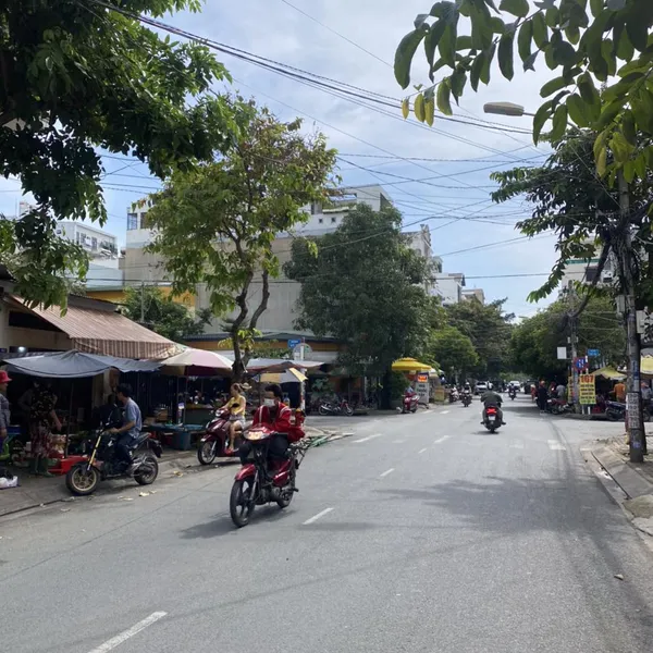 Nhà 3 tầng đường 79 Tân Quy 8m x 18m