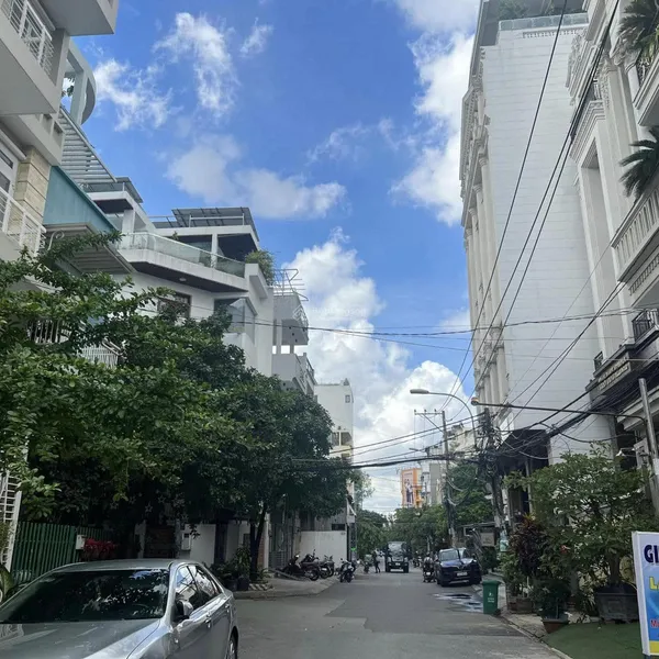 Nhà 3 tầng mặt tiền đường số 36, Phường Tân Quy gần Nguyễn Thị Thập