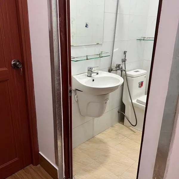 Nhà 2T hẻm Bùi Văn Ba , tân thuận đông 3.08m x 8.3m