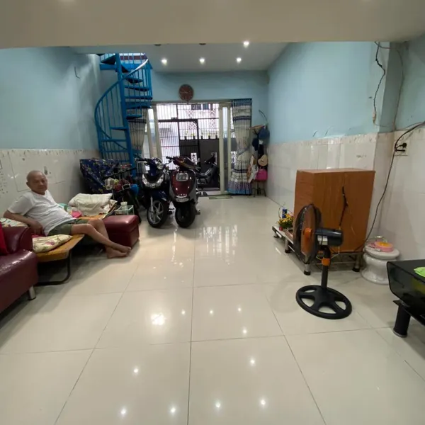 Kèo thơm ! Nhà 3T hẻm 98 Bùi Văn Ba, 4m x 15m