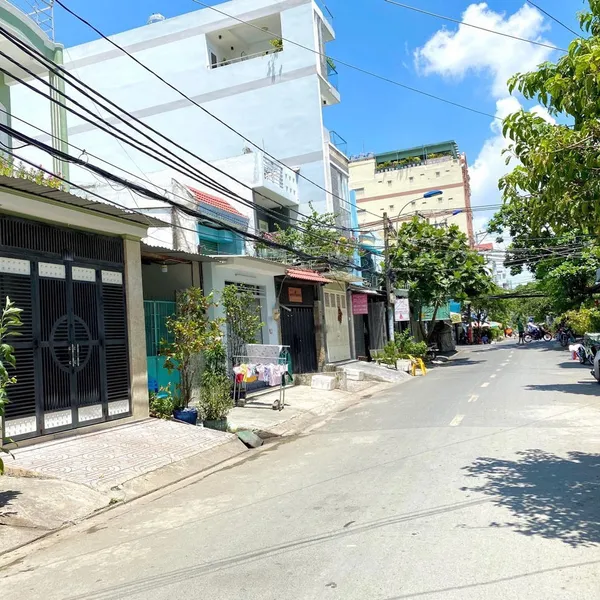 Nhà 2T mặt tiền đường số  , bình thuận , 3.3m x 12m nở hậu 4.8m