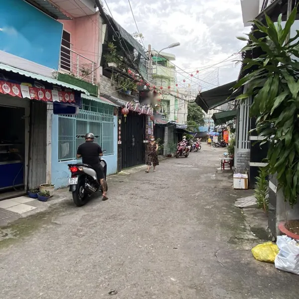 Nhà 3T hẻm xh 95 Lê Văn lương 3.4m x 13m nở hậu 3.9m