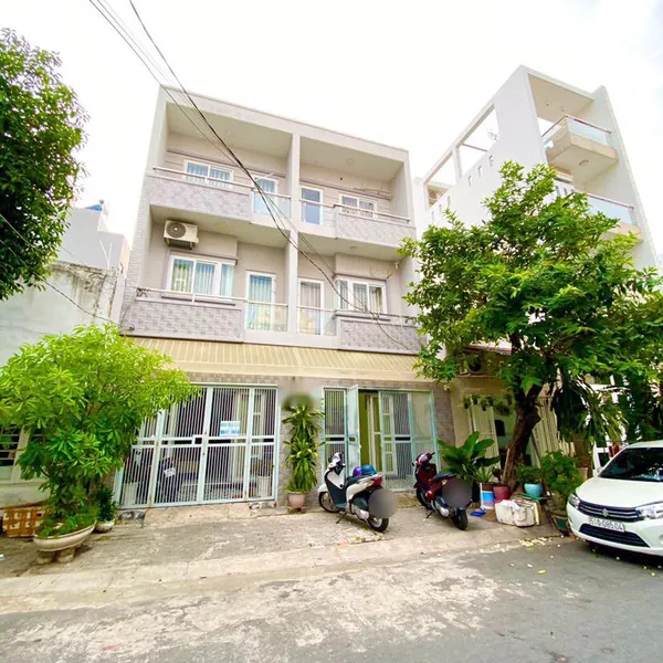 Bán nhà 3T đường 18 , tân phú 4m x 20m