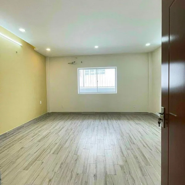 Nhà 4T hẻm Nguyễn Văn Linh, bình thuận 5m x 17.5m