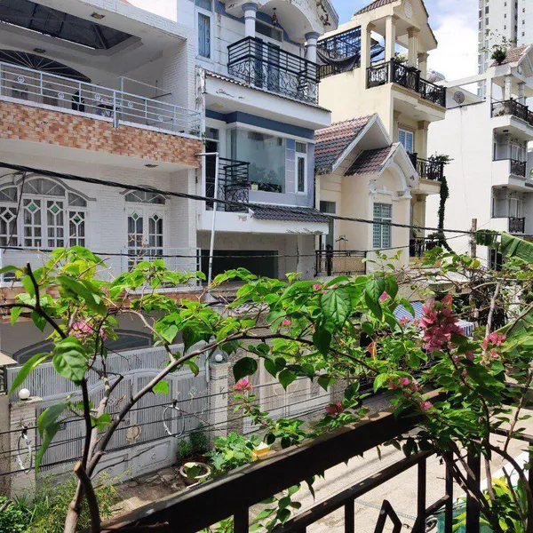 Nhà 4 tầng khu Tạ Ngọc Thảo Quận 7 Diện tích: 5m x 16m