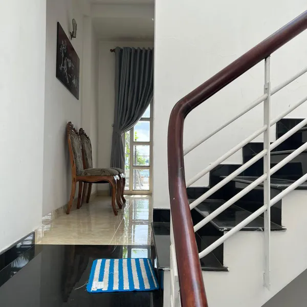 Nhà 3 tầng mặt tiền đường Cao Thị Chính 4m x 20m