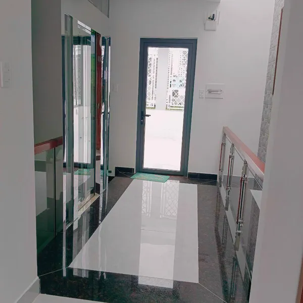 Nhà 5 tầng đường D1 KDC Phú Mỹ  Quận 7 có thang máy