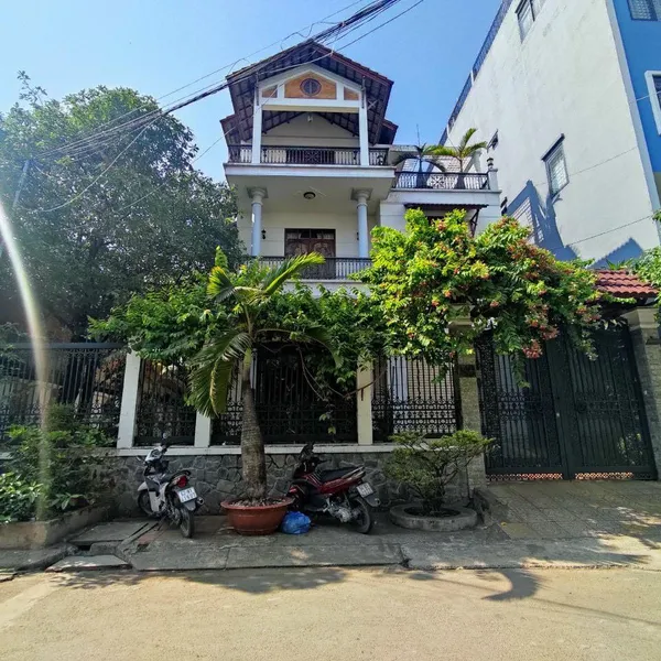 Bán biệt thự Quận 7 mặt tiền đường số 15,7m x 21m