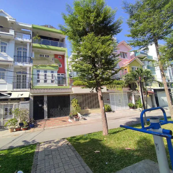 Nhà 4 tầng view công viên đường số Tân Phú 5m x 20,6m