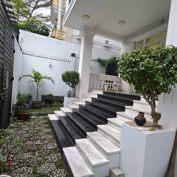 Biệt thự Kim Sơn Quận 7, Diện tích: 10m x 20m gần đại Học Tôn Đức Thắng