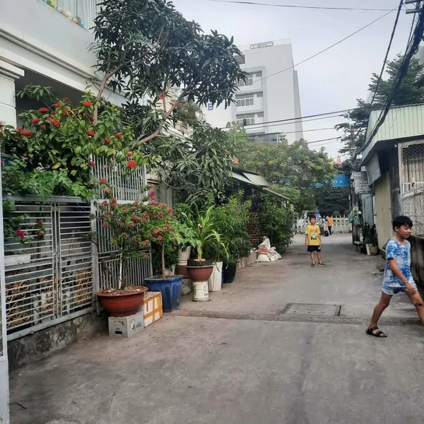 Nhà bề ngang khủng hẻm xe hơi Tân Mỹ Quận 7 ngay cổng ĐH Tài Chính Maketing