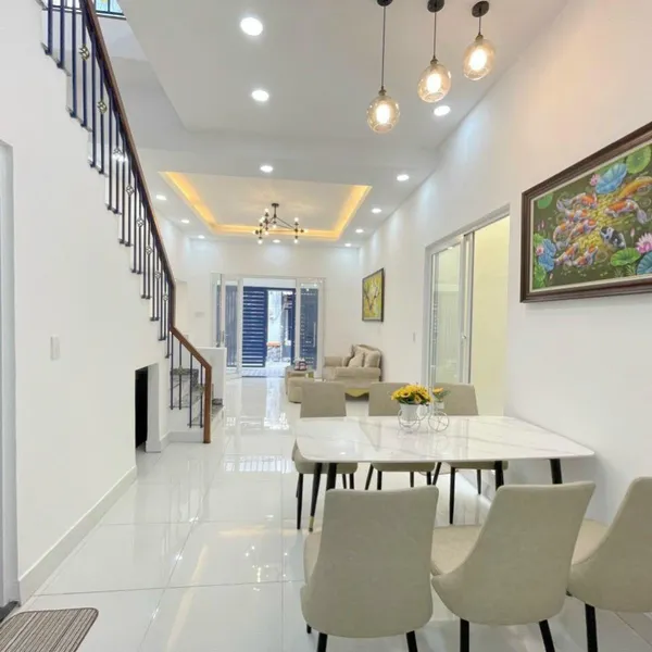 Nhà 2 tầng hẻm Lê Văn Lương 5,8m x 16m