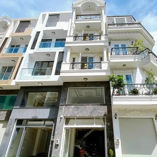 Nhà 5T khu Hoàng Quốc Việt 4,2m x 12m