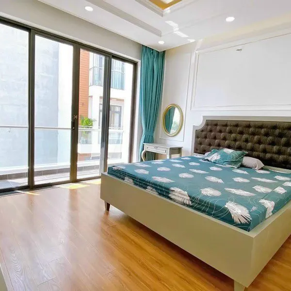 Nhà 5T khu Hoàng Quốc Việt 4,2m x 12m