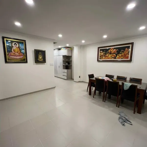 Nhà 5 tầng khu Hoàng Quốc Việt 5m x 12m