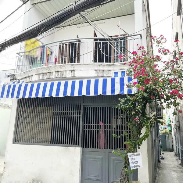 Nhà 2T hẻm xe hơi bùi văn ba , 4.2m x 30m nở hậu 11m