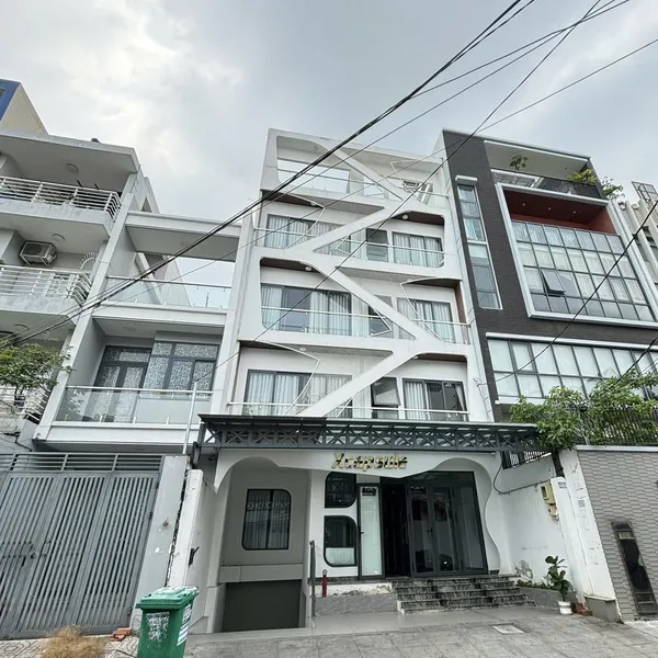 Bán toà nhà căn hộ dịch vụ Bình Thạnh đường Nguyễn Gia Trí, thu nhập 2 tỷ